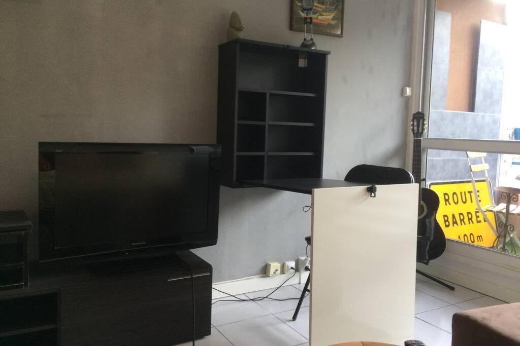 Studio Meuble Ensoleille Fibre Bouygues Νιμ Εξωτερικό φωτογραφία