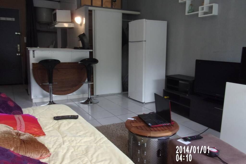 Studio Meuble Ensoleille Fibre Bouygues Νιμ Εξωτερικό φωτογραφία