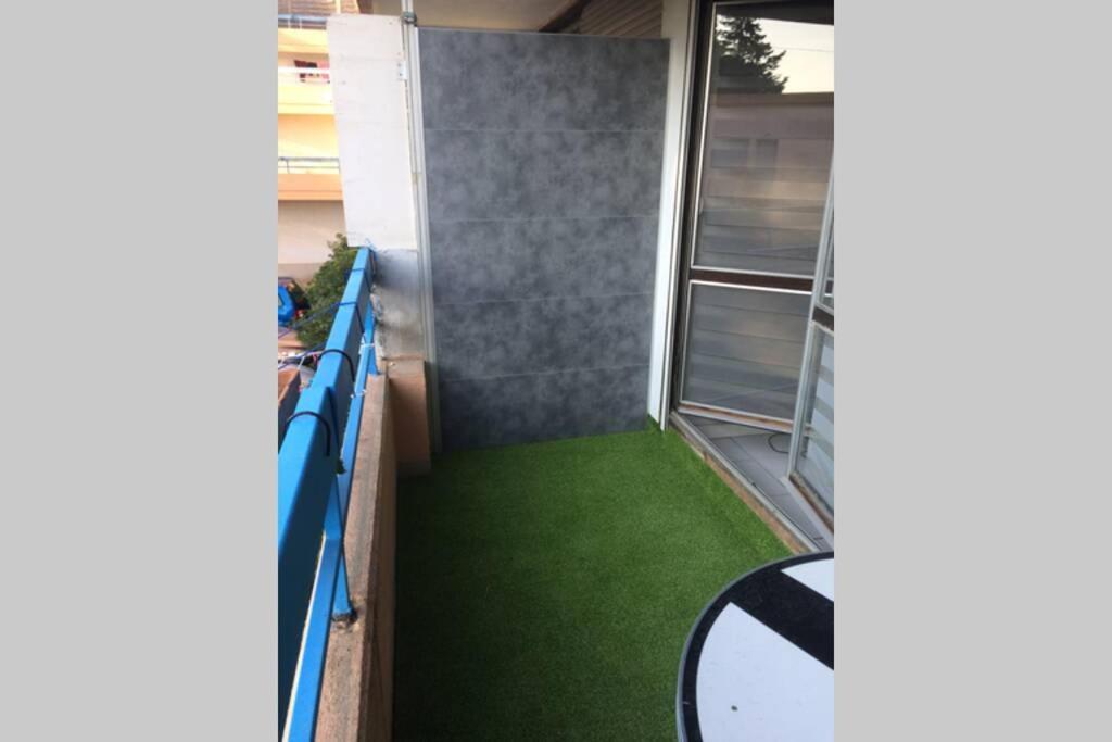 Studio Meuble Ensoleille Fibre Bouygues Νιμ Εξωτερικό φωτογραφία